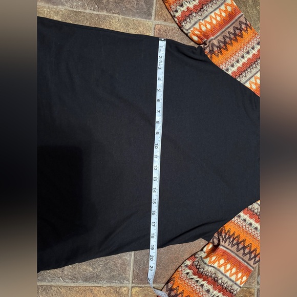 Fall Black Long-Sleeve top with orange knit sleeves 🍂 - Picture 9 of 9